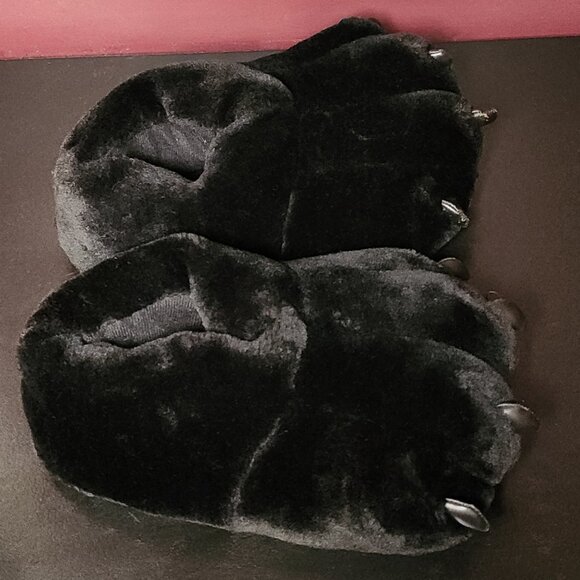 Emily The Strange Sabbath Cat Claw Slippers - VINTAGE COLLECTIBLE - NWOT - Picture 2 of 5